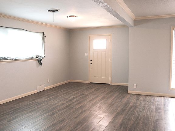 2nd image of 505 Avenue E Ave