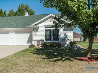610 Briarheath Dr, Defiance, OH 43512