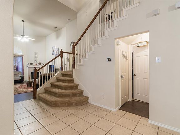 4th image of 5637 Crimson Oaks Dr