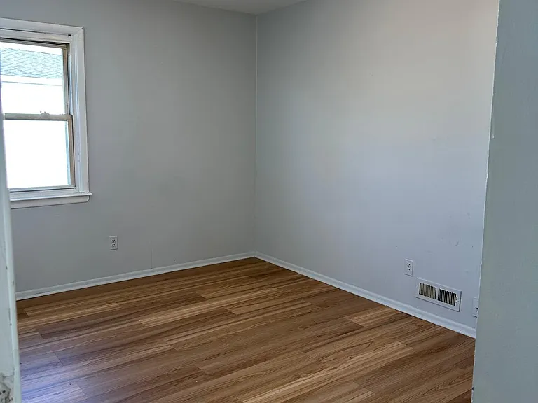 12 Colonial Dr #2 — Photo 4