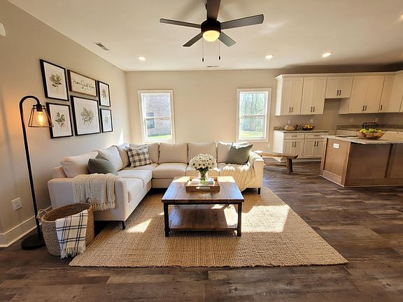 4th image of 404 Cottage Ln Lot 10