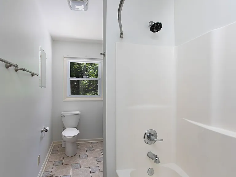 433B Northside Dr — Photo 12