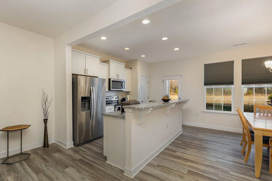 3 bed, 2.5 bath, 1699 sqft, $1,800 — Photo 2