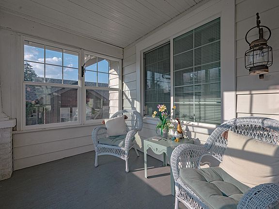 2nd image of 3018 Stone Park Blvd