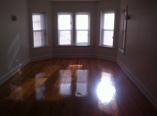 1352 E 74th St APT 1, Chicago, IL 60619