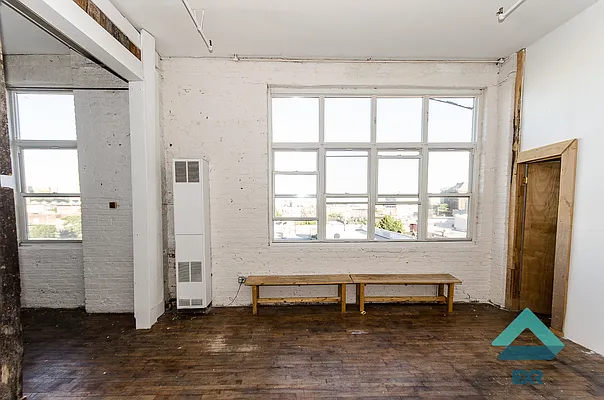 Rented by EXR | media 27