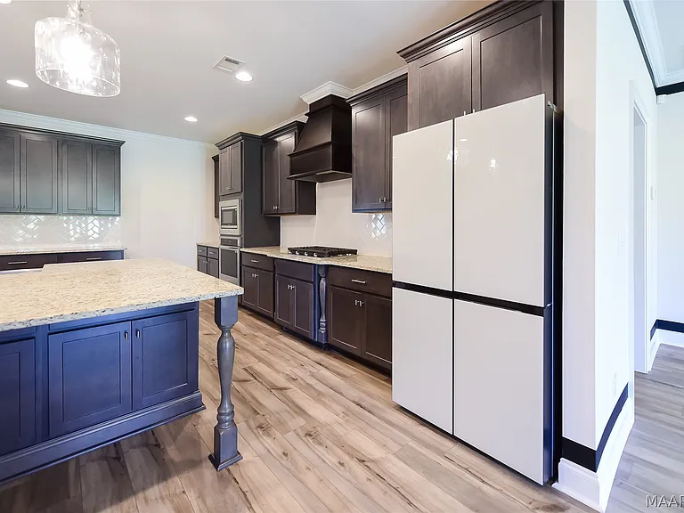 1270 Charleston Dr — Photo 9
