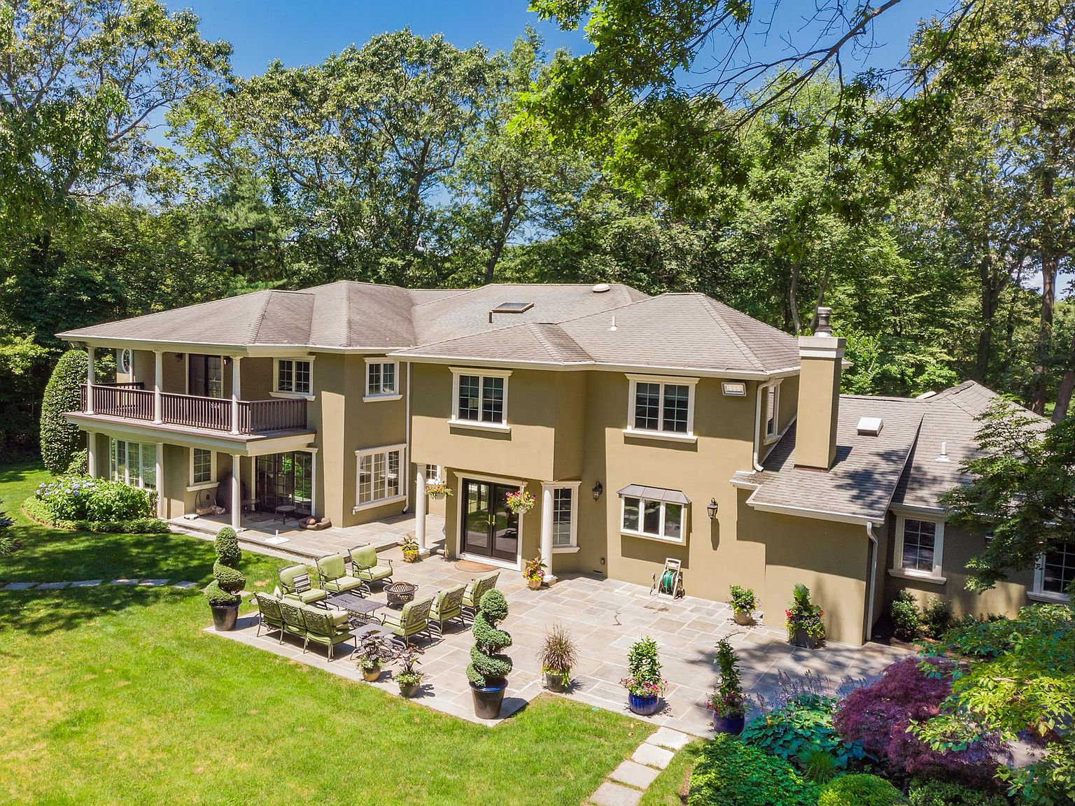 8 Sherwood Gate, Oyster Bay, NY 11771 Zillow