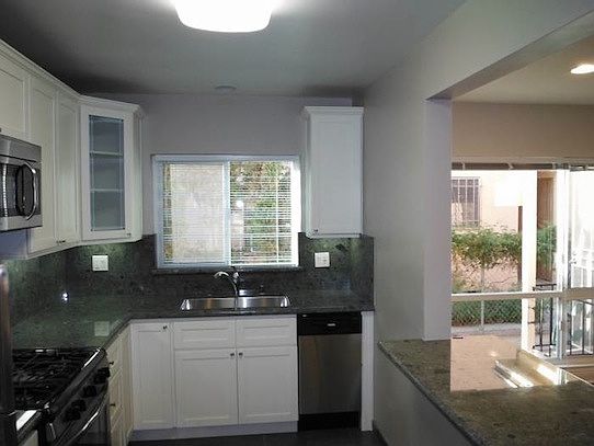 4th image of 102 N Hayworth Ave APT 3