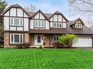 1952 Sherwood Pl, Wheaton, IL