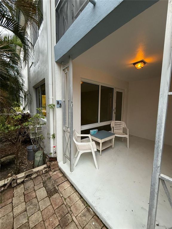3201 SE 12th St APT B3, Pompano Beach