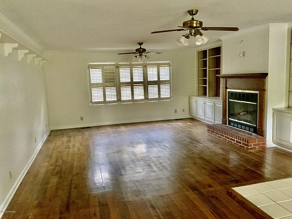 2nd image of 2988 King Alfred Dr
