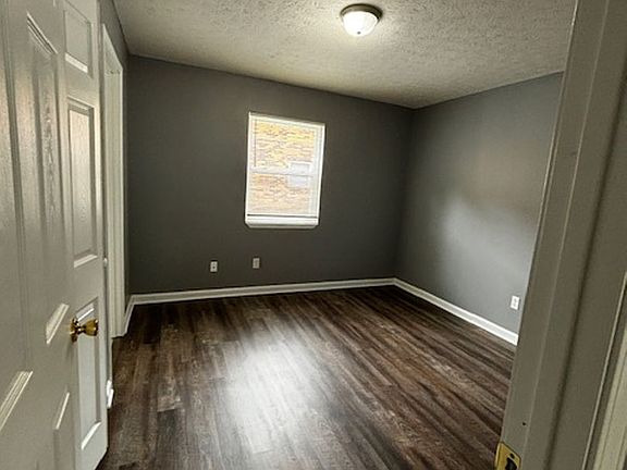 5th image of 433 Woodcreek Dr #14