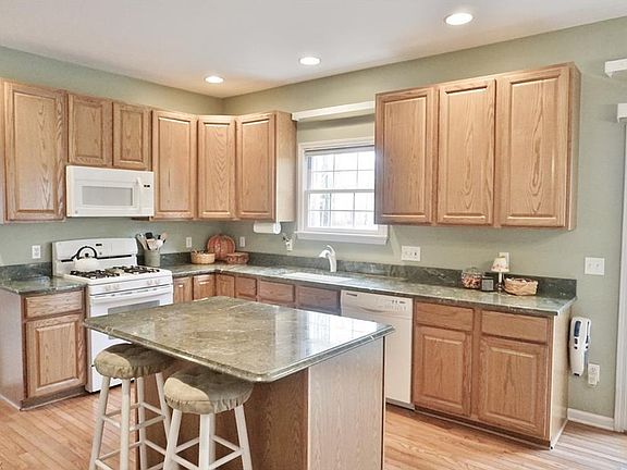 5th image of 20764 Belhaven Pl