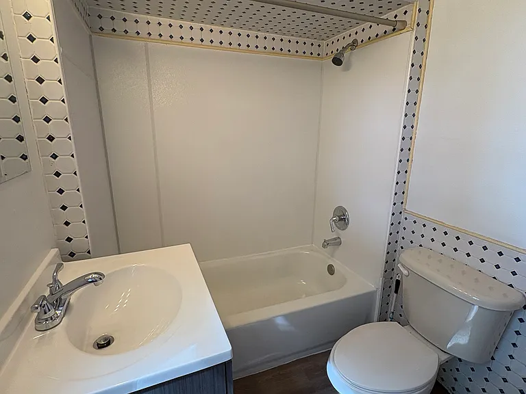 1433 Wilson Ave SW — Photo 6