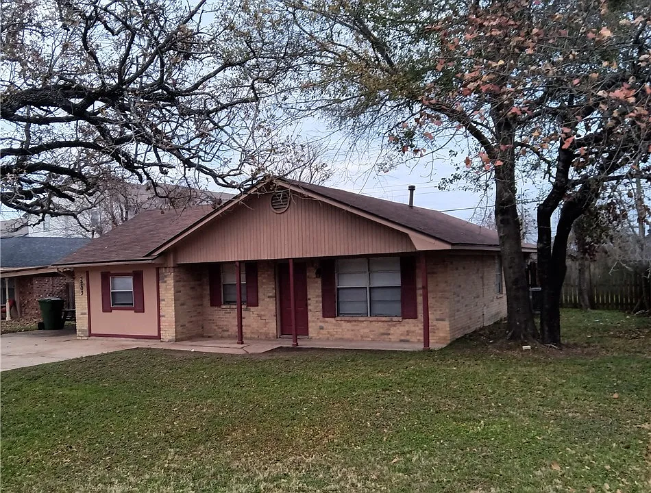 3203 Heatherwood Dr
