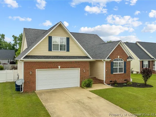 369 Hogart St, Raeford, NC 28376