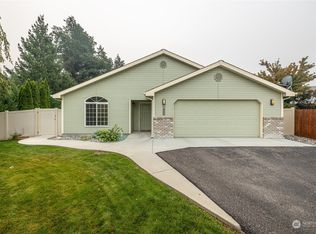 1900 Grandview Loop, Wenatchee, WA 98801