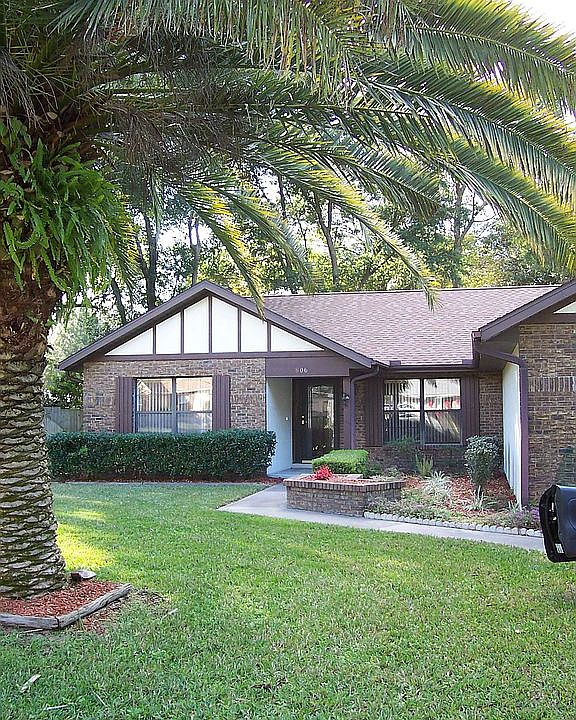 1st image of 806 NE 46th Ct
