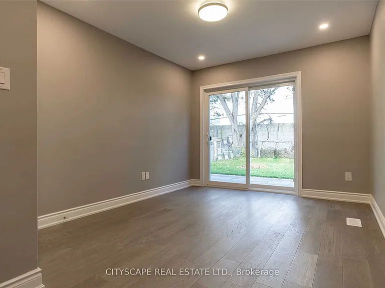 46 Baltray Cres #GROUND LOWER — Photo 13