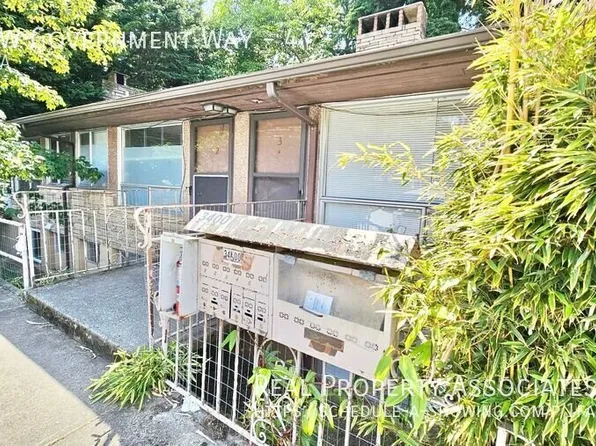 3400 W Government Way APT 4, Seattle, WA 98199