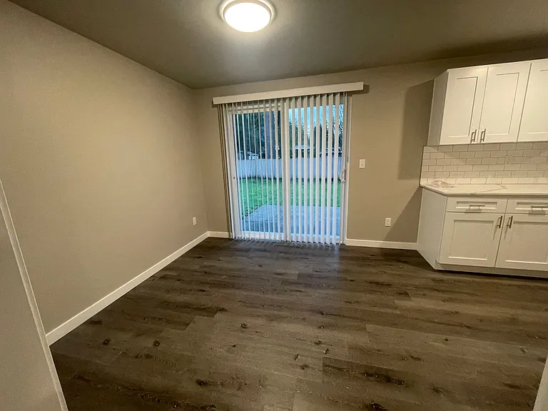 19614 1/2 51st Dr NE — Photo 3
