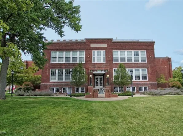 7482 Center St Unit 5, Mentor, OH 44060