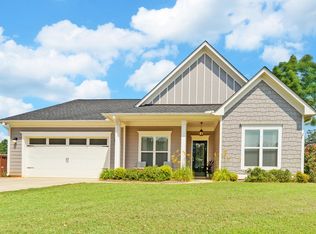 350 N Point Cir, Hartwell, GA 30643