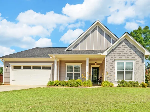 350 N Point Cir, Hartwell, GA 30643