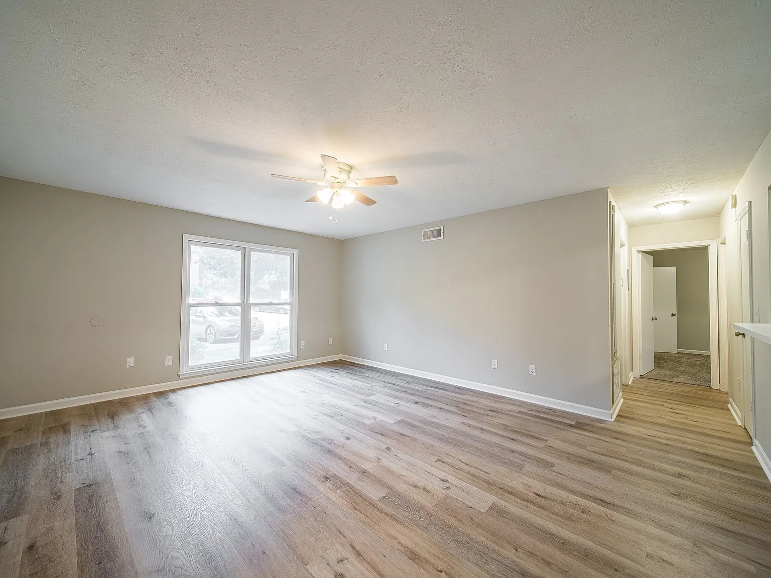 786 Dogwood Dr — Photo 3