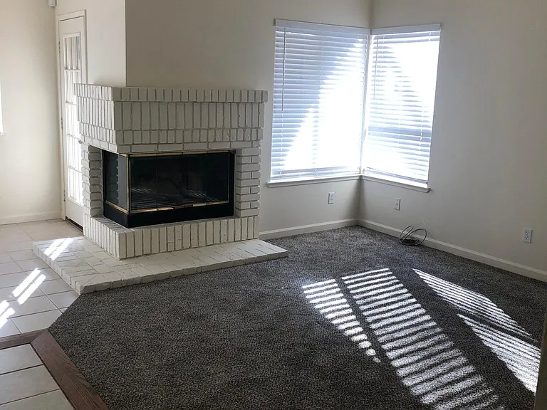 754 Cobble Hill Way — Photo 3