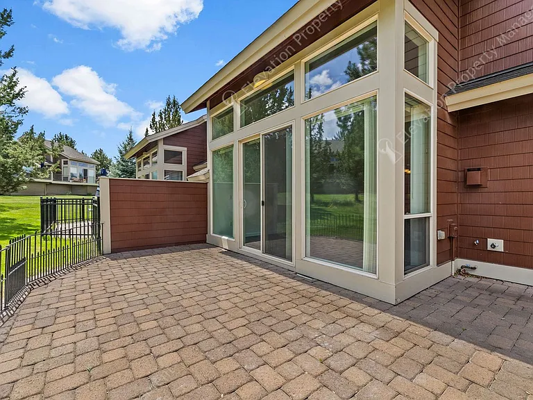 1277 Highland View Loop — Photo 3