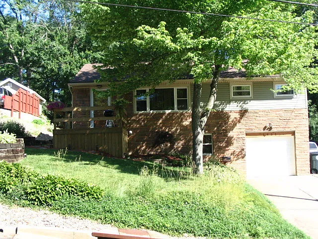 1951 Pilgrim St photo 1
