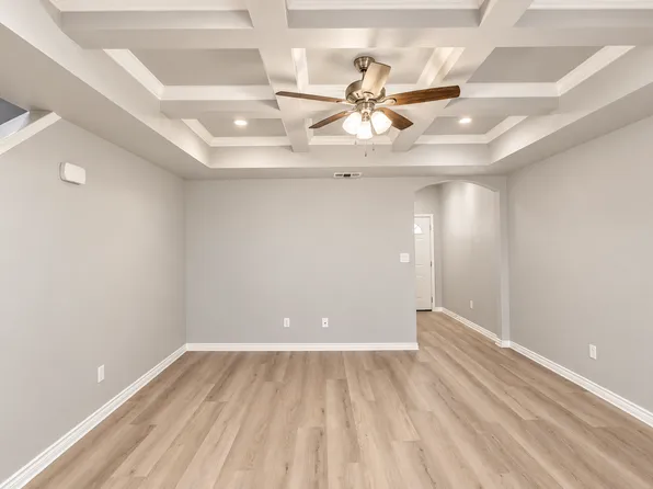 5011 Summit Pass APT 2, San Antonio, TX 78229