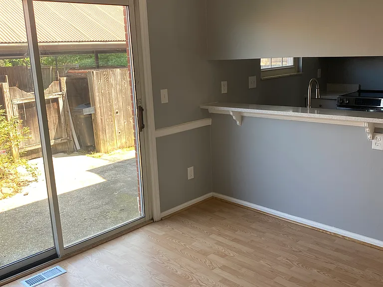 3470 Sunbury Ln — Photo 8