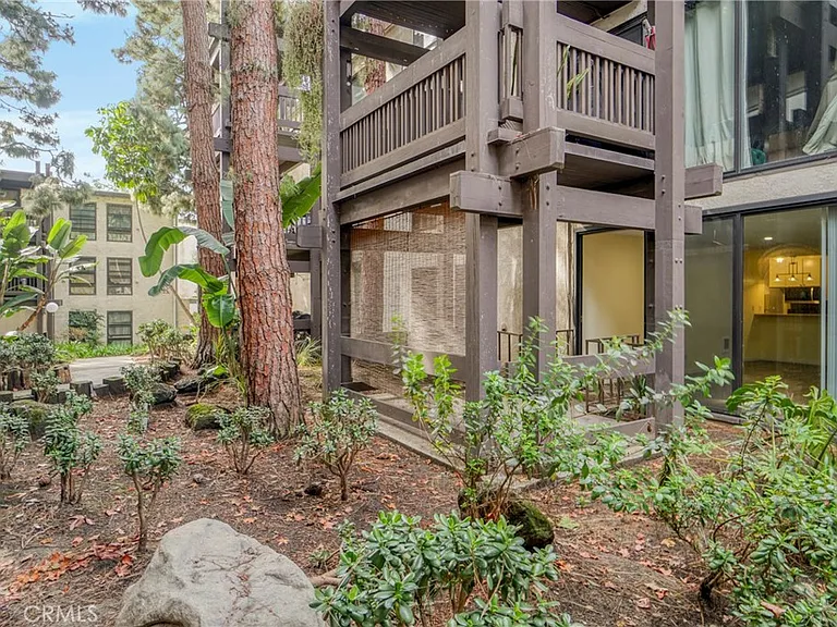 8650 Gulana Ave — Photo 29