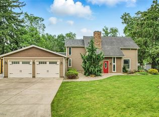 26301 Wildwood Dr, Beloit, OH 44609