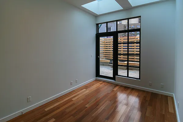 Rented by Horowitz Real Estate | media 27