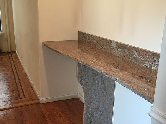4th image of 2308 Newtown Ave APT 2CE