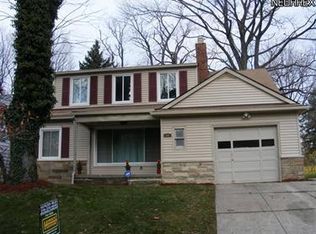 1099 Hillstone Rd, Cleveland Heights, OH 44121