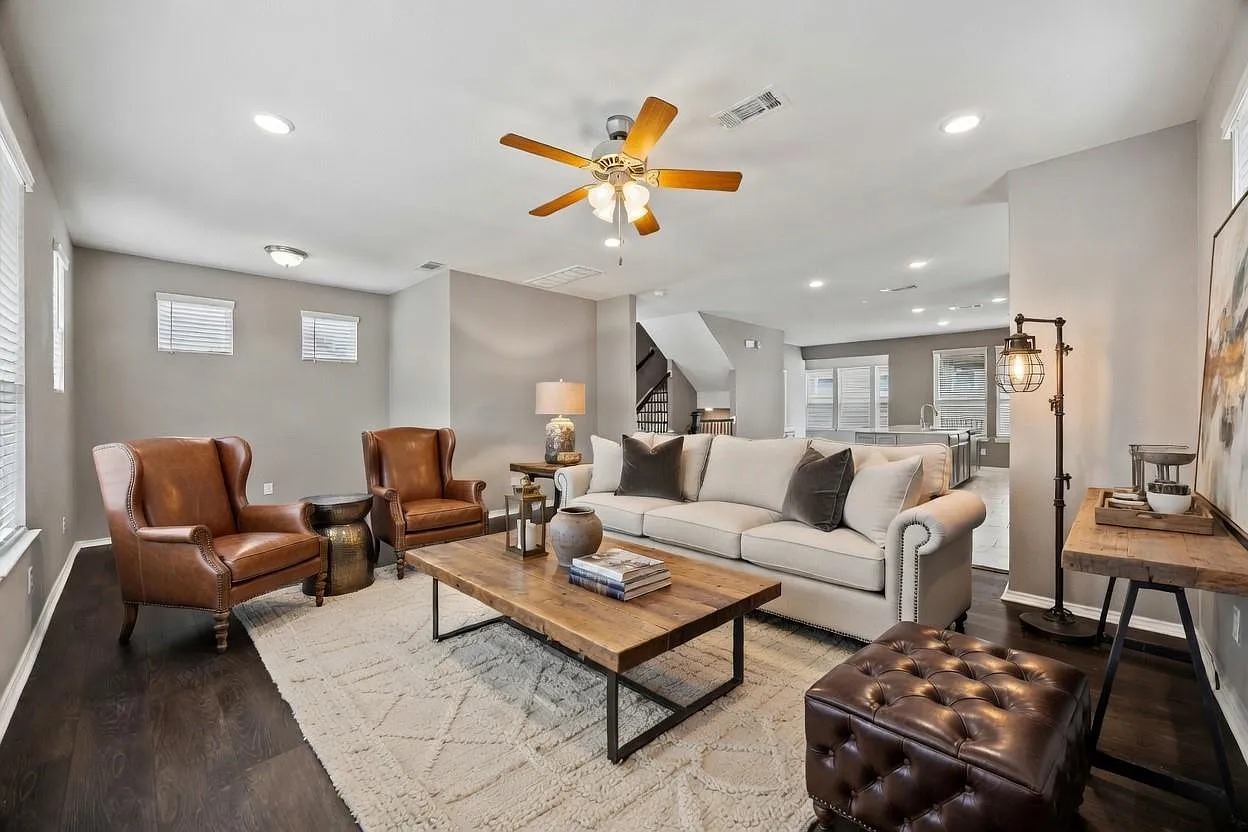 4 bed, 4.0 bath, 2795 sqft, $2,950 — Photo 3
