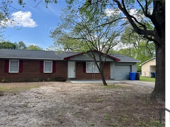 2222 Tolgate Rd, Fayetteville, NC 28304