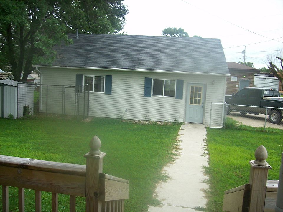 2nd image of 327 West St