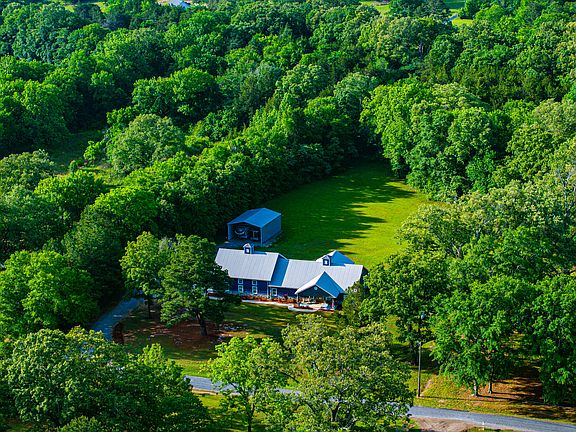 4th image of 1275 Windy Ridge Rd
