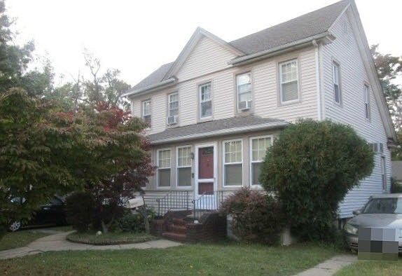 2nd image of 933 Thomas Ave