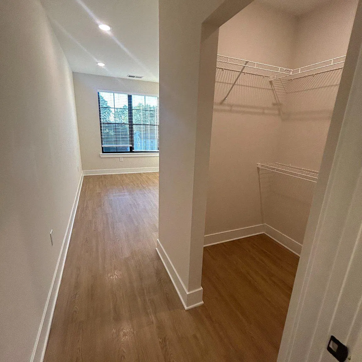 2 bed, 2.0 bath, 953 sqft, $2,445 — Photo 4