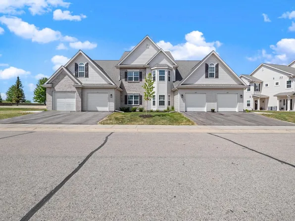 1881 Woodland WAY #420-1, Slinger, WI 53086