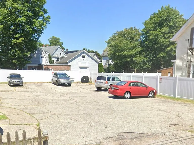 185 Cottage St — Photo 2