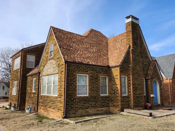 217 S 12th St, Independence, KS 67301