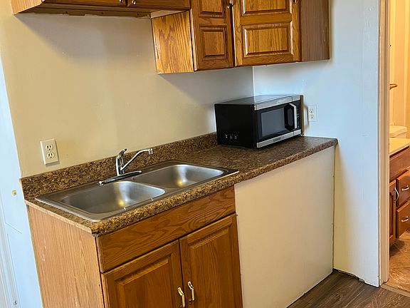 3rd image of 1175 Vestal Ave Ste 10